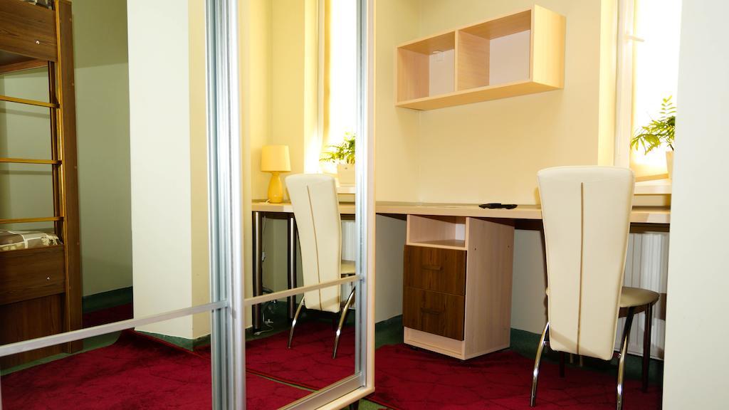 City Hostel Panorama أوزهورود الغرفة الصورة