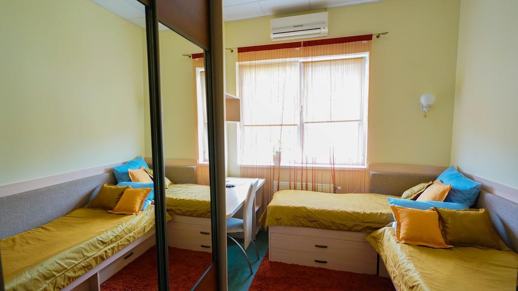City Hostel Panorama أوزهورود الغرفة الصورة